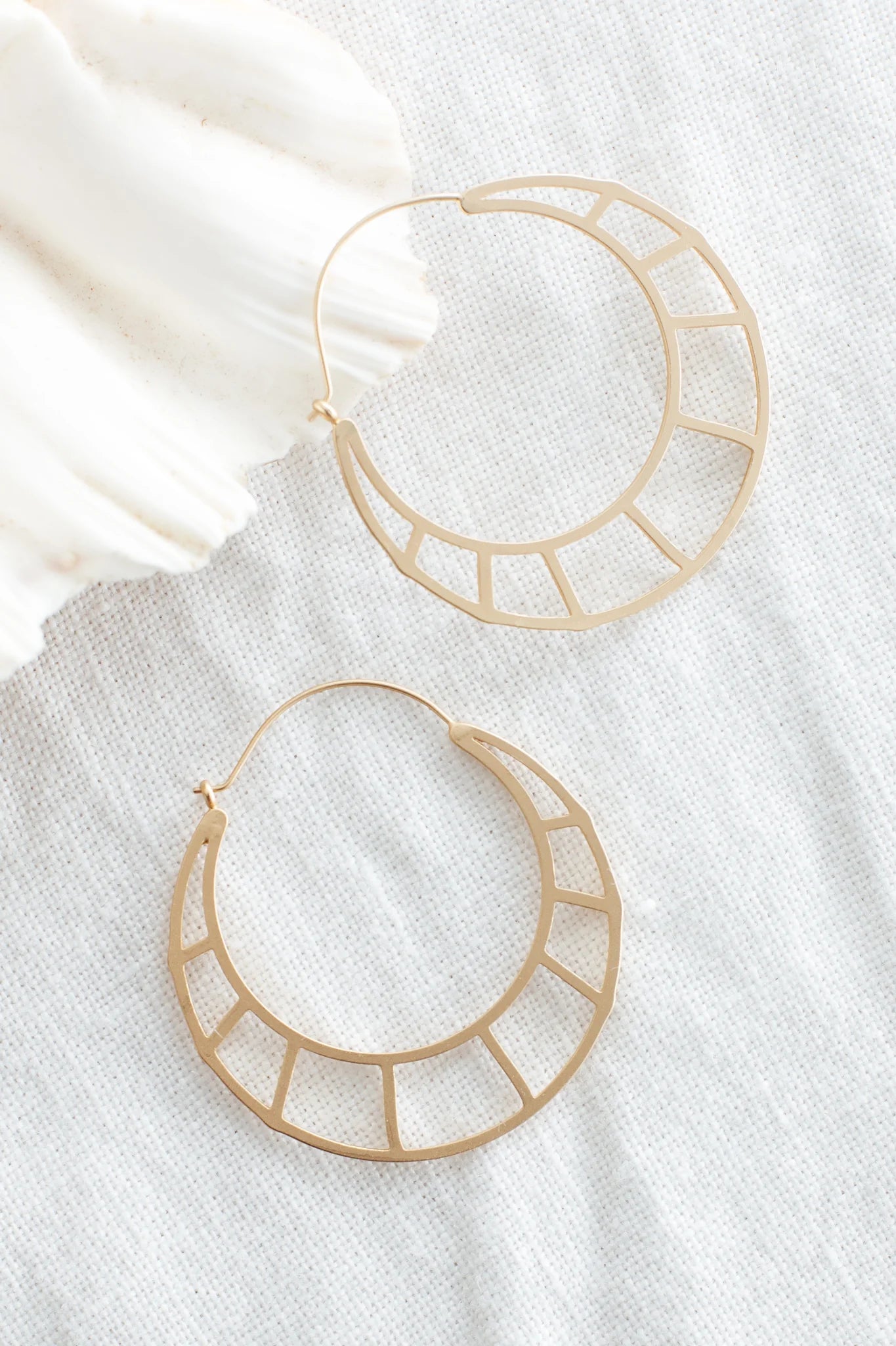 Dinah Hoop Earrings Gold