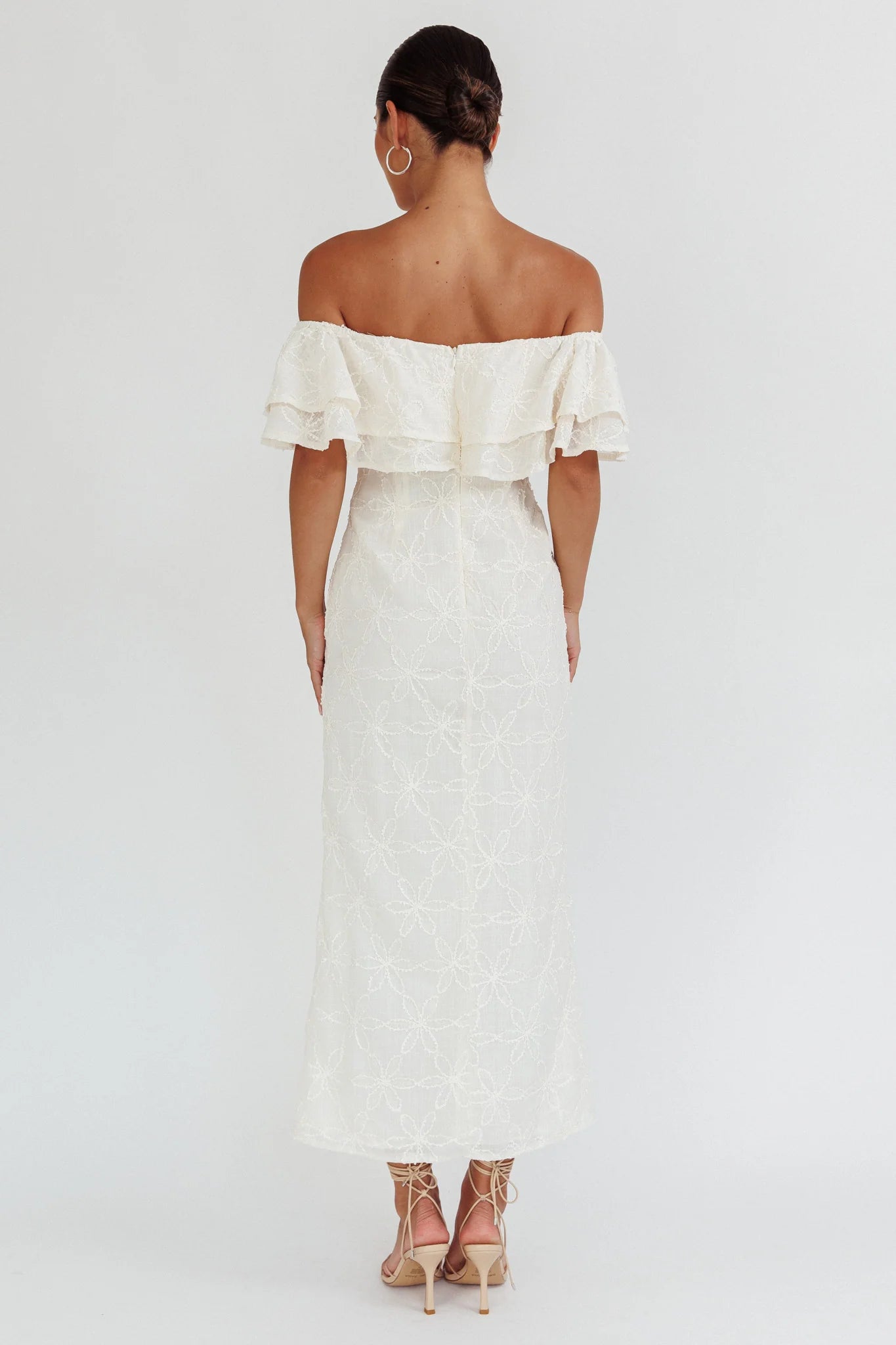 Beauty Within On-Off-Shoulder Maxi Dress Cream