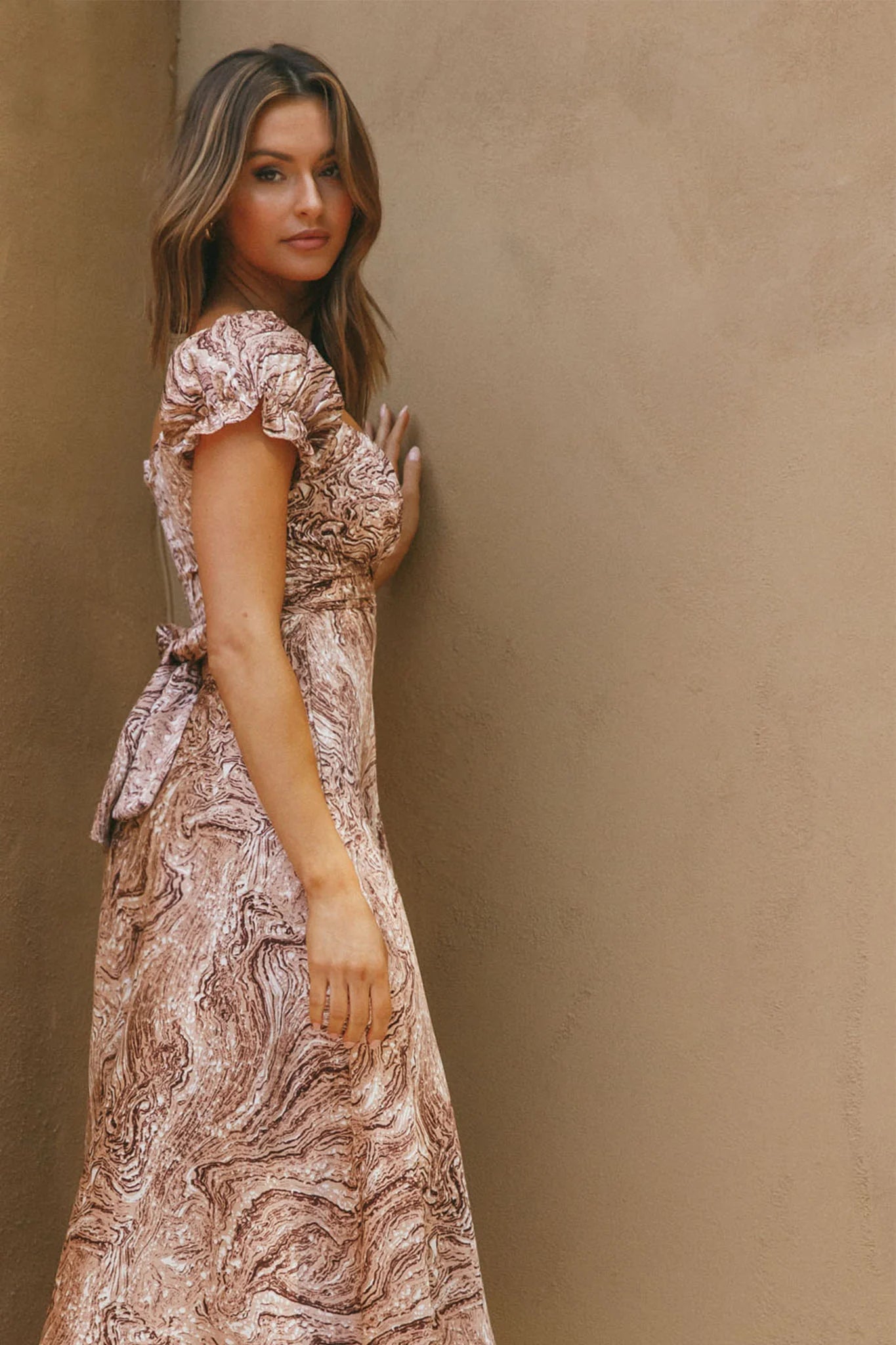 Linka Off-Shoulder Tie Back Midi Dress Marbled Print Beige