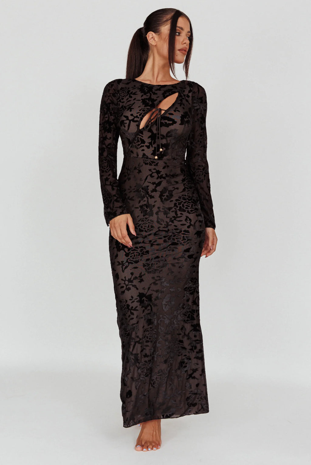 Novalie Long Sleeve Velvet Print Midi Dress Black